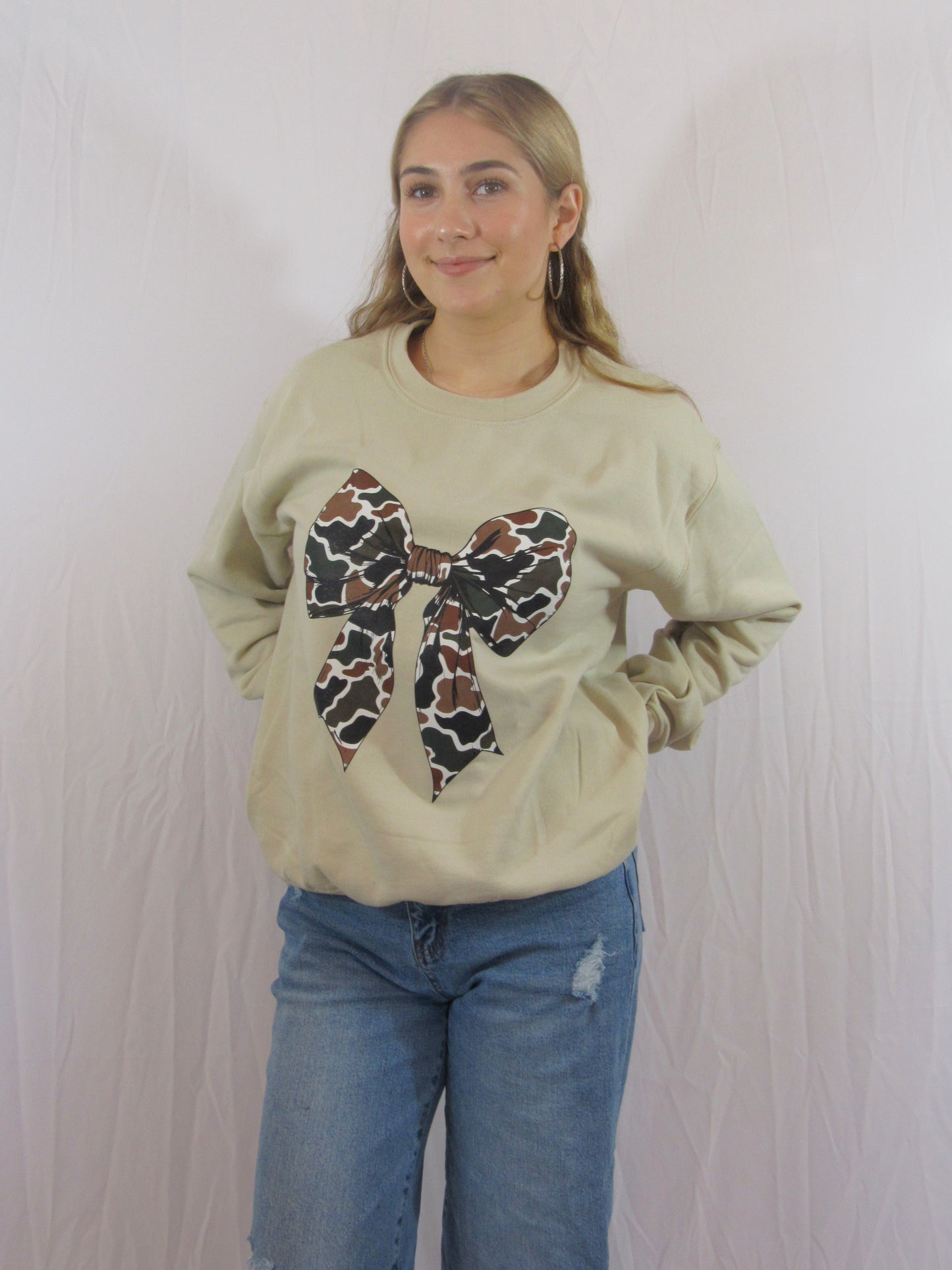 Camo Bow Crewneck - Sand